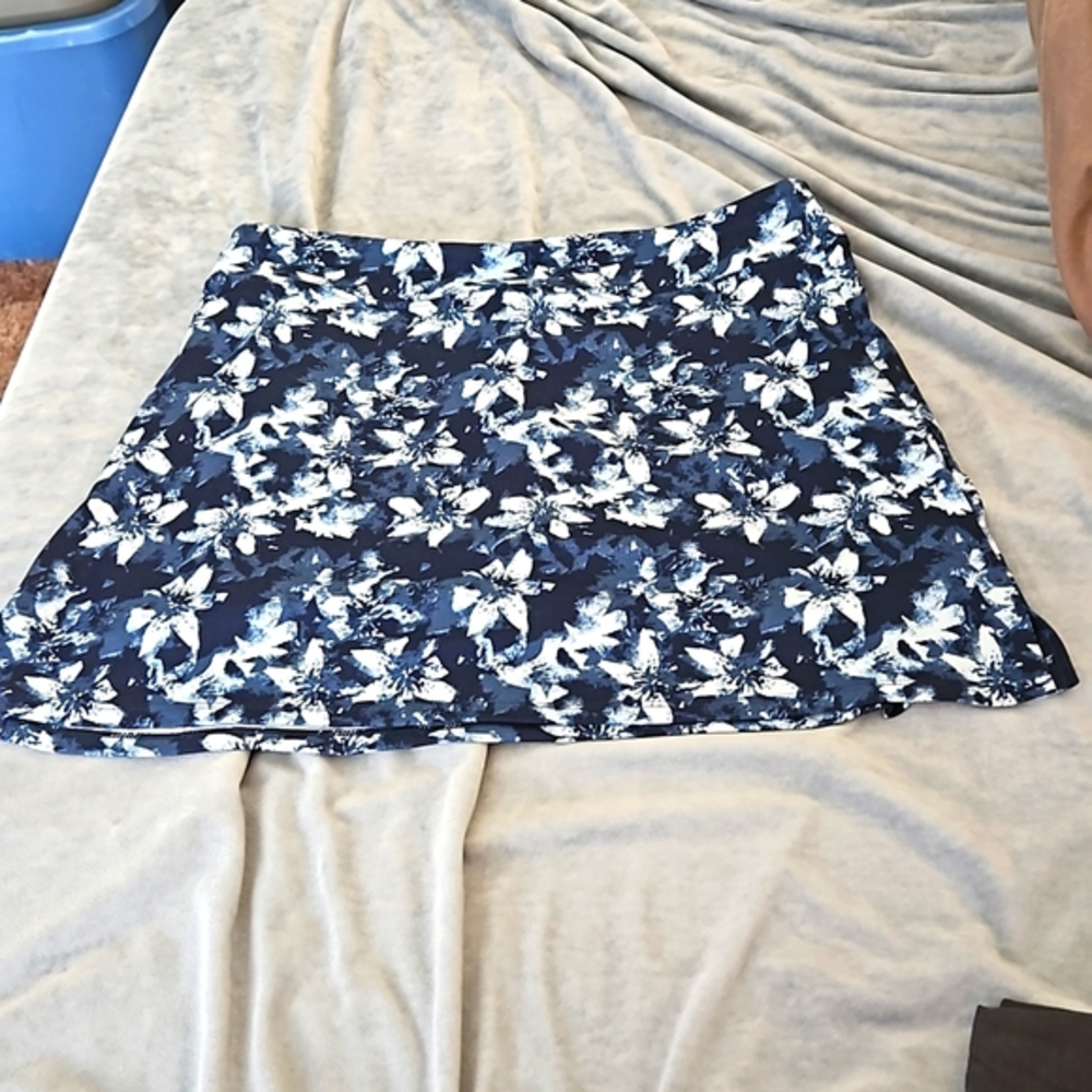 Small‎ Tranquility Skort